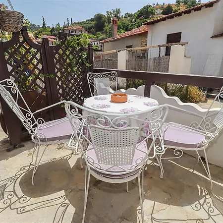 Traditional Remezzo House Apartment *