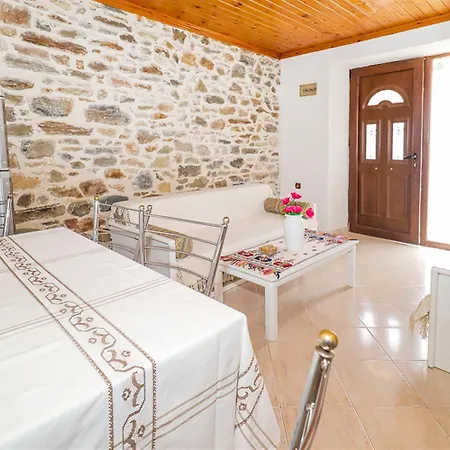 Traditional Remezzo House Nikiti (Sithonia)